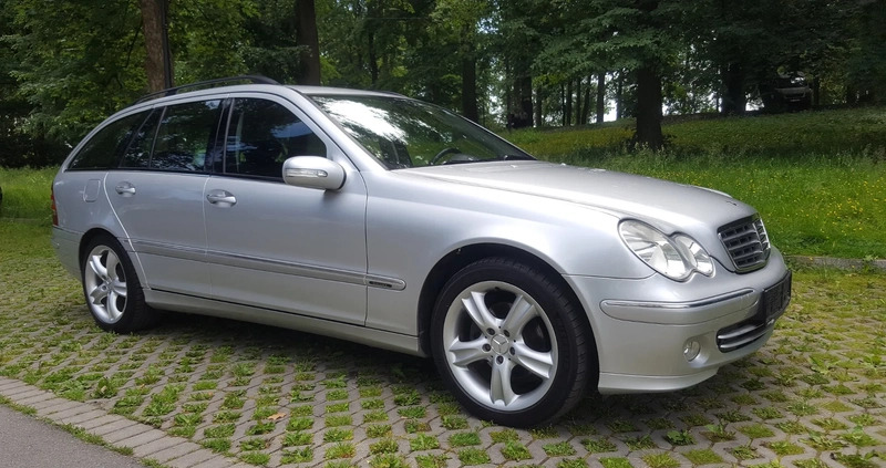 Mercedes-Benz Klasa C cena 12800 przebieg: 311000, rok produkcji 2005 z Kłodzko małe 562